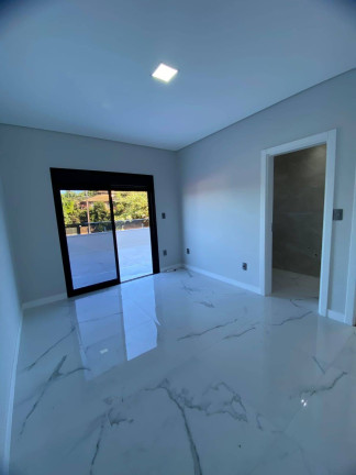 Casa com 3 Quartos à Venda, 300 m² em São João Do Rio Vermelho - Florianópolis