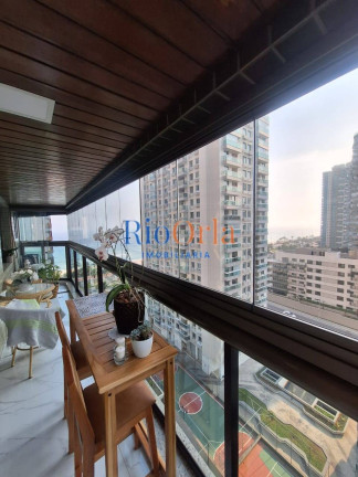 Imagem Apartamento com 4 Quartos à Venda, 146 m² em Barra Da Tijuca - Rio De Janeiro