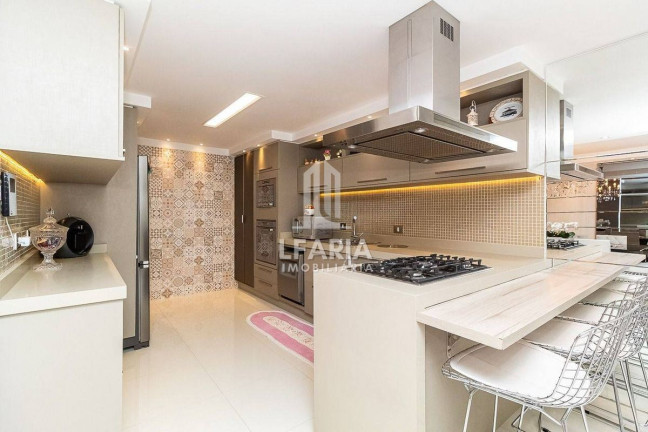 Imagem Casa com 4 Quartos à Venda, 600 m² em Boqueirão - Curitiba Imagem Casa com 4 Quartos à Venda, 600 m² em Boqueirão - Curitiba