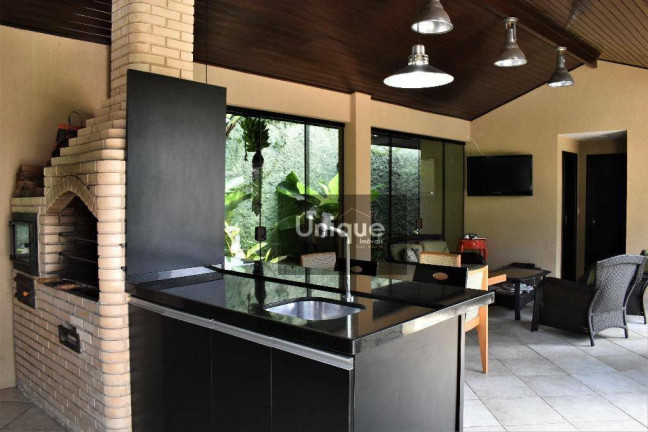 Imagem Casa com 5 Quartos para Temporada, 450 m² em Ferradura - Armação Dos Búzios Imagem Casa com 5 Quartos para Temporada, 450 m² em Ferradura - Armação Dos Búzios
