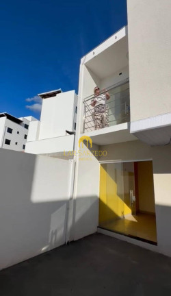 Casa com 3 Quartos à Venda,  em Recanto Verde - 2ª Seção - Ibirité