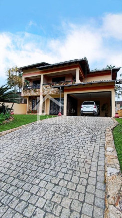 Sobrado com 4 Quartos à Venda, 300 m² em Bom Retiro - Joinville