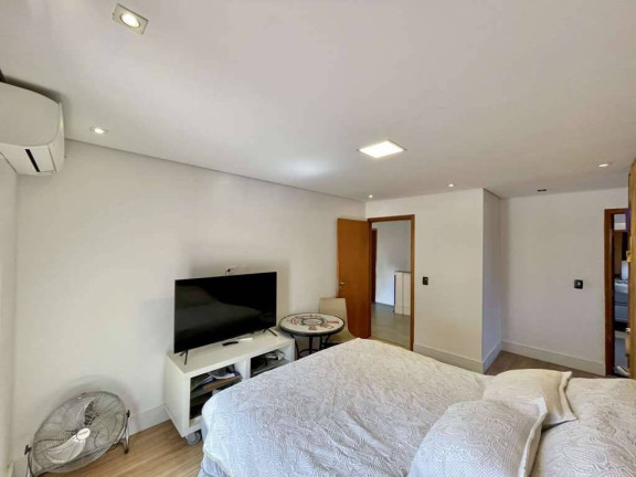 Imagem Casa com 5 Quartos à Venda, 302 m² em Golf Village - Carapicuíba