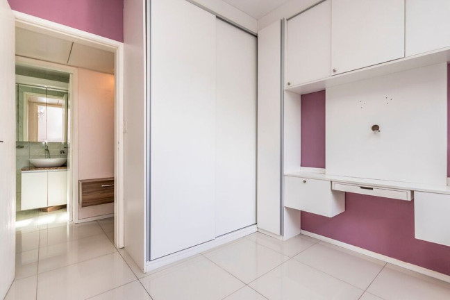 Imagem Imóvel com 2 Quartos à Venda, 47 m² em Cristal - Porto Alegre Imagem Imóvel com 2 Quartos à Venda, 47 m² em Cristal - Porto Alegre