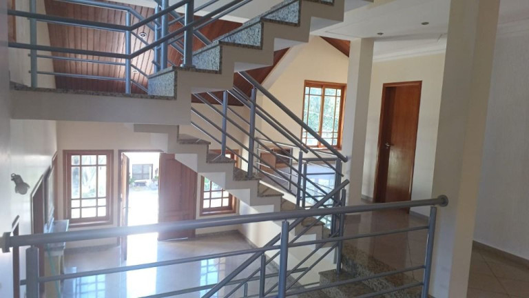 Imagem Sobrado com 4 Quartos à Venda, 335 m² em Caputera - Arujá Imagem Sobrado com 4 Quartos à Venda, 335 m² em Caputera - Arujá