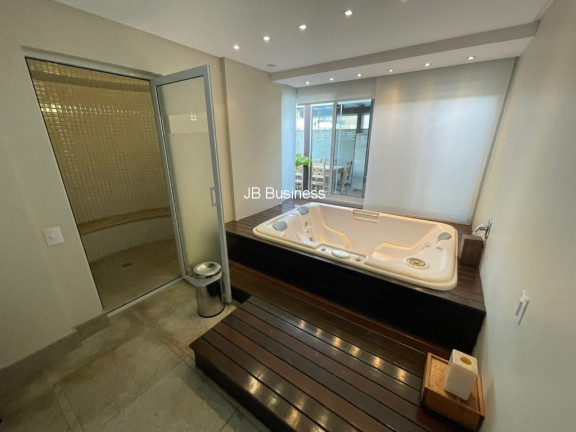 Imagem Imóvel com 3 Quartos à Venda, 136 m² em Centro - Balneário Camboriú
