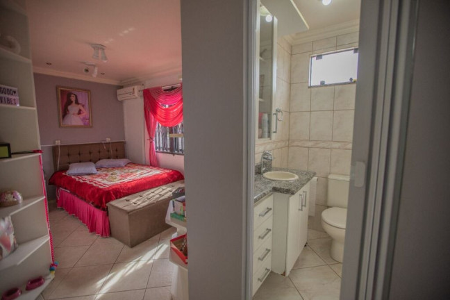Imagem Casa com 6 Quartos à Venda, 293 m² em Campos Novos - Campos Novos