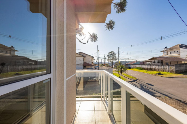 Imagem Sobrado com 3 Quartos à Venda, 192 m² em Pilarzinho - Curitiba