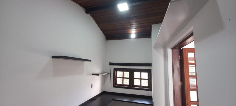 Imagem Imóvel com 3 Quartos à Venda, 150 m² Imagem Imóvel com 3 Quartos à Venda, 150 m²