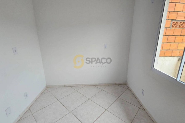 Imagem Casa com 2 Quartos para Alugar, 80 m² em Guaramirim