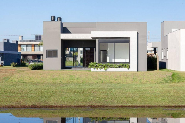 Imagem Casa de Condomínio com 3 Quartos à Venda, 205 m² em Torres