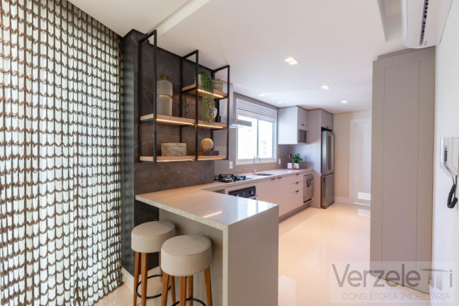 Imagem Apartamento com 4 Quartos à Venda, 131 m² em Centro - Balneário Camboriú Imagem Apartamento com 4 Quartos à Venda, 131 m² em Centro - Balneário Camboriú