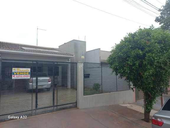 Imagem Casa com 3 Quartos à Venda, 130 m² em Jardim Petrópolis - Arapongas Imagem Casa com 3 Quartos à Venda, 130 m² em Jardim Petrópolis - Arapongas