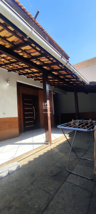 Casa com 4 Quartos para Alugar,  em Parque Jóquei Club - Campos Dos Goytacazes