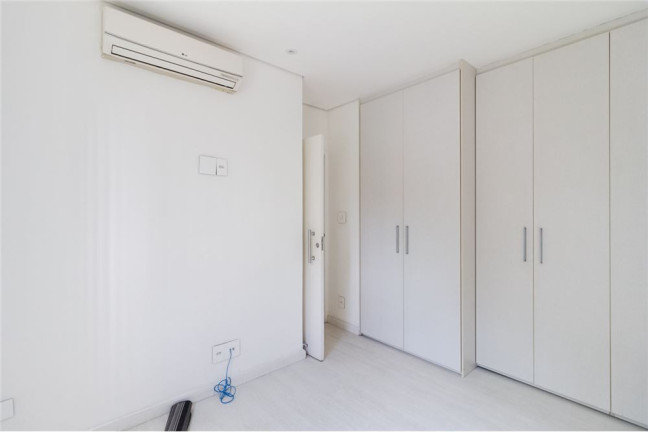 Imagem Casa com 5 Quartos à Venda, em Campo Belo - São Paulo Imagem Casa com 5 Quartos à Venda, em Campo Belo - São Paulo