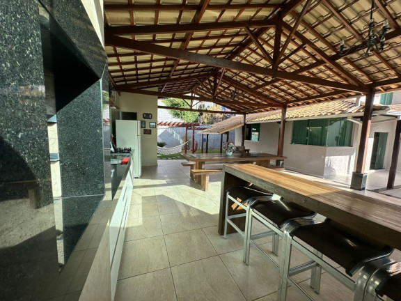 Imagem Casa com 4 Quartos à Venda, 372 m² em Cabral - Contagem Imagem Casa com 4 Quartos à Venda, 372 m² em Cabral - Contagem