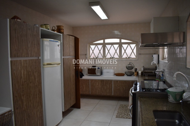 Imagem Casa com 6 Quartos à Venda, 430 m² em Região De Capivari - Campos Do Jordão