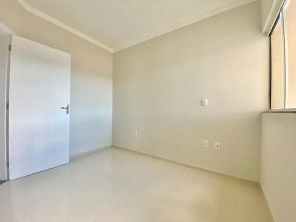 Imagem Sobrado com 3 Quartos à Venda, 100 m² em Forquilhas - São José