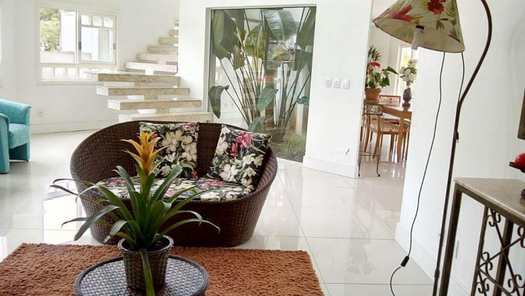 Imagem Casa com 3 Quartos à Venda, 460 m² em Centro - Barra Do Ribeiro