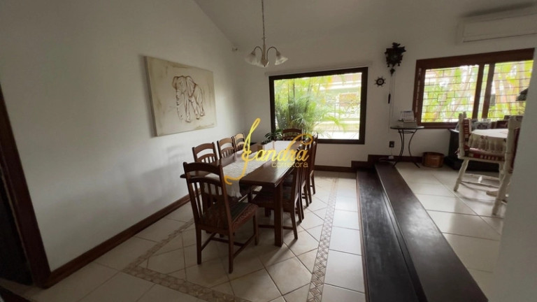 Imagem Casa com 4 Quartos à Venda, 290 m² em Centro - Xangri-la