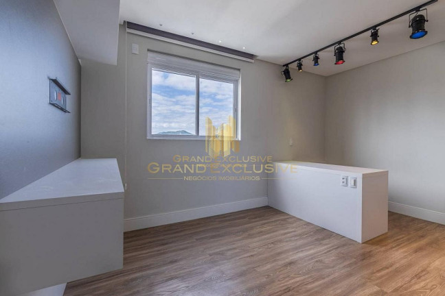 Imagem Apartamento com 3 Quartos à Venda, 237 m² em Centro - Balneário Camboriú Imagem Apartamento com 3 Quartos à Venda, 237 m² em Centro - Balneário Camboriú