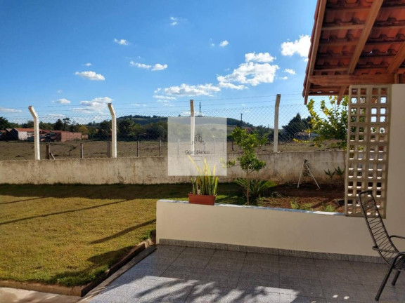 Imagem Chácara com 2 Quartos à Venda, 300 m² Imagem Chácara com 2 Quartos à Venda, 300 m²