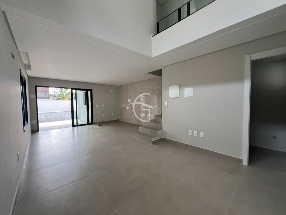Casa com 3 Quartos à Venda, 160 m² em Saguaçu - Joinville