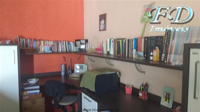Imagem Casa com 3 Quartos à Venda, 300 m² em Terra Preta - Mairiporã Imagem Casa com 3 Quartos à Venda, 300 m² em Terra Preta - Mairiporã