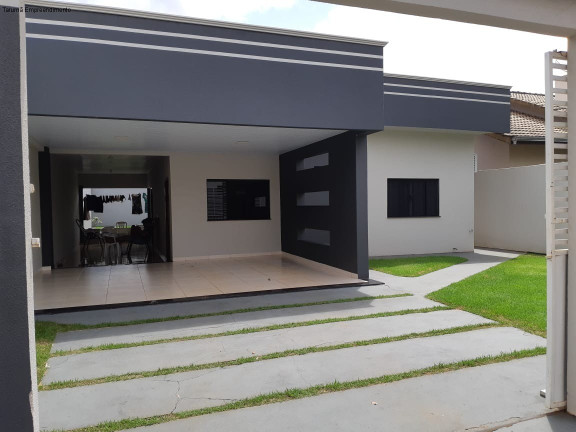 Imagem Imóvel com 3 Quartos à Venda,  em Sinop - Sinop