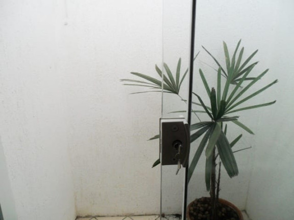 Imagem Casa com 2 Quartos para Alugar,  em Centro - Pindamonhangaba