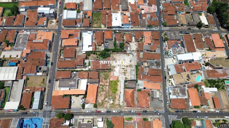 Terreno à Venda, 1.613 m² em Centro - Franca