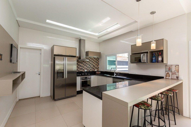 Imagem Casa com 3 Quartos à Venda, 450 m² em Santa Felicidade - Curitiba Imagem Casa com 3 Quartos à Venda, 450 m² em Santa Felicidade - Curitiba