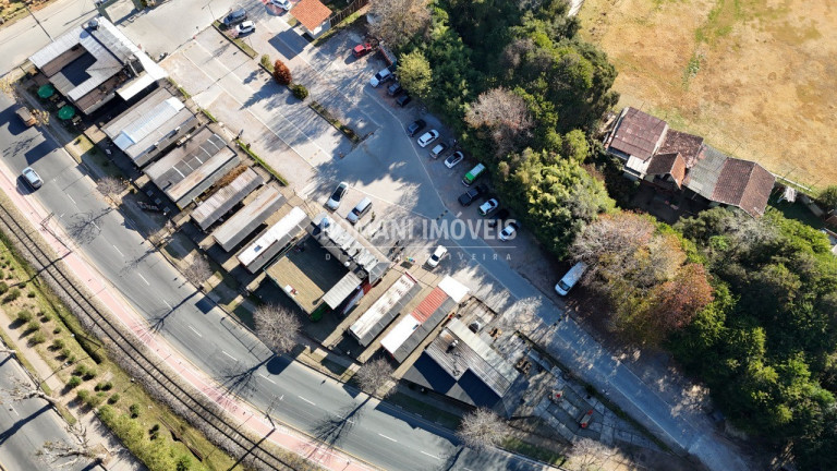 Imagem Imóvel à Venda, 1.090 m² em Região Do Jaguaribe - Campos Do Jordão Imagem Imóvel à Venda, 1.090 m² em Região Do Jaguaribe - Campos Do Jordão