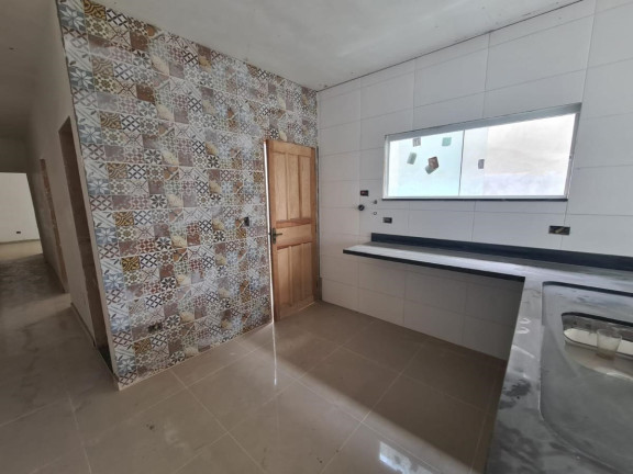 Casa com 2 Quartos à Venda, 63 m² em Balneario Dos Golfinhos - Caraguatatuba