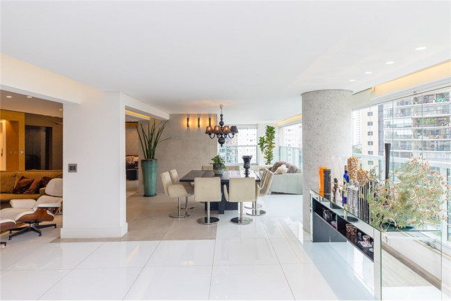 Imagem Apartamento à Venda, 335 m² em Moema - São Paulo Imagem Apartamento à Venda, 335 m² em Moema - São Paulo
