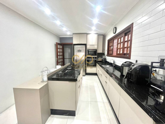 Imagem Casa com 4 Quartos à Venda, 300 m² em Canto Do Forte - Praia Grande Imagem Casa com 4 Quartos à Venda, 300 m² em Canto Do Forte - Praia Grande
