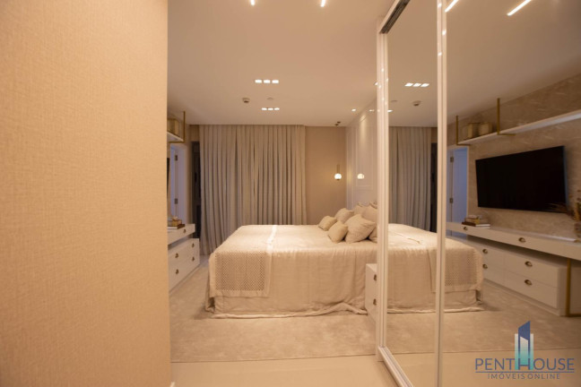 Imagem Apartamento com 4 Quartos à Venda, 182 m² em Centro - Balneário Camboriú Imagem Apartamento com 4 Quartos à Venda, 182 m² em Centro - Balneário Camboriú