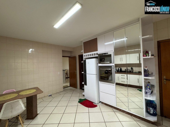 Imagem Casa com 4 Quartos à Venda, 375 m² em Setor Coimbra - Goiânia Imagem Casa com 4 Quartos à Venda, 375 m² em Setor Coimbra - Goiânia