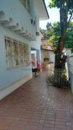 Casa com 5 Quartos à Venda, 260 m² em Pe Pequeno - Niterói