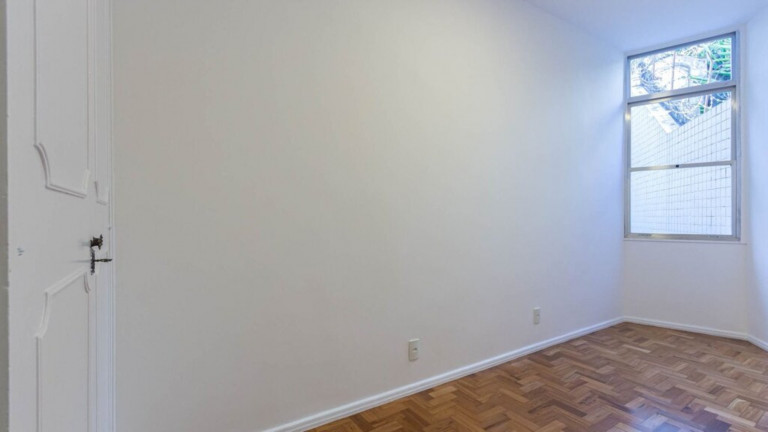 Imagem Imóvel com 3 Quartos à Venda, 135 m² em Copacabana - Rio De Janeiro Imagem Imóvel com 3 Quartos à Venda, 135 m² em Copacabana - Rio De Janeiro