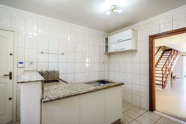 Imagem Casa com 4 Quartos à Venda, 225 m² em Tristeza - Porto Alegre
