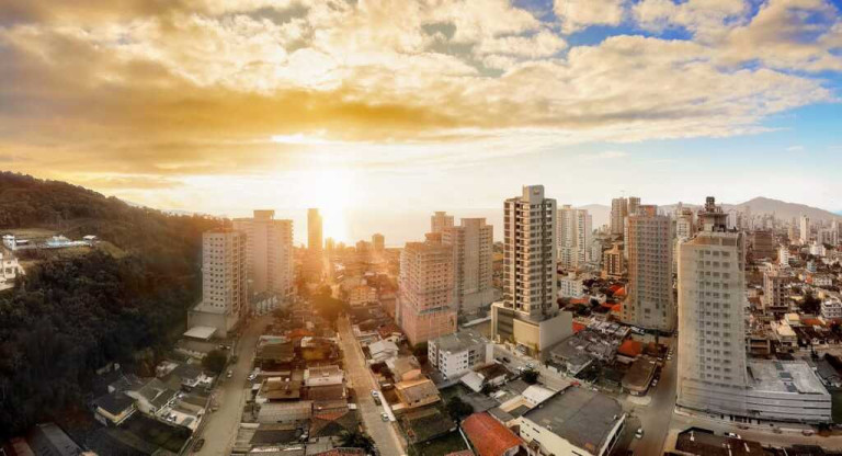 Imagem Apartamento com 2 Quartos à Venda, 70 m² em Itapema - Itapema