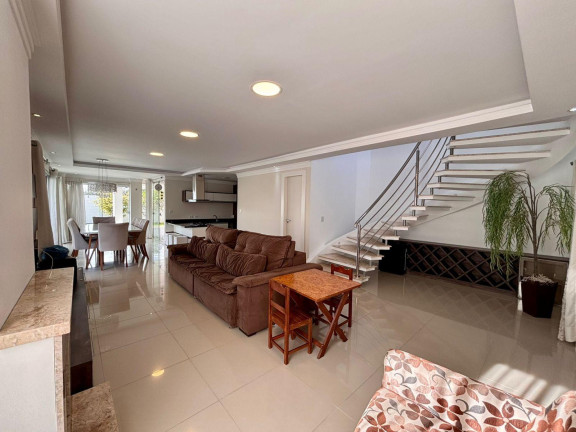 Imagem Casa com 2 Quartos à Venda, em Pinheirinho - Curitiba Imagem Casa com 2 Quartos à Venda, em Pinheirinho - Curitiba