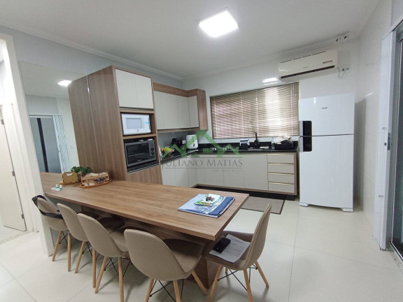 Imagem Casa com 3 Quartos à Venda, 360 m² em Centro - Balneário Barra Do Sul