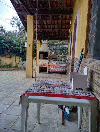 Imagem Casa com 4 Quartos à Venda, 300 m²