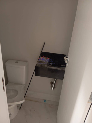Imagem Sobrado com 3 Quartos à Venda, em Jardim Santa Mena - Guarulhos Imagem Sobrado com 3 Quartos à Venda, em Jardim Santa Mena - Guarulhos