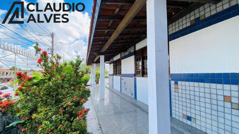 Imagem Casa com 5 Quartos à Venda, 292 m² em Centro - Feira De Santana Imagem Casa com 5 Quartos à Venda, 292 m² em Centro - Feira De Santana