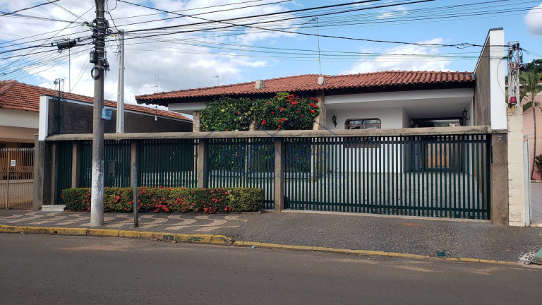 Casa com 5 Quartos à Venda, 770 m² em Centro - Pirassununga