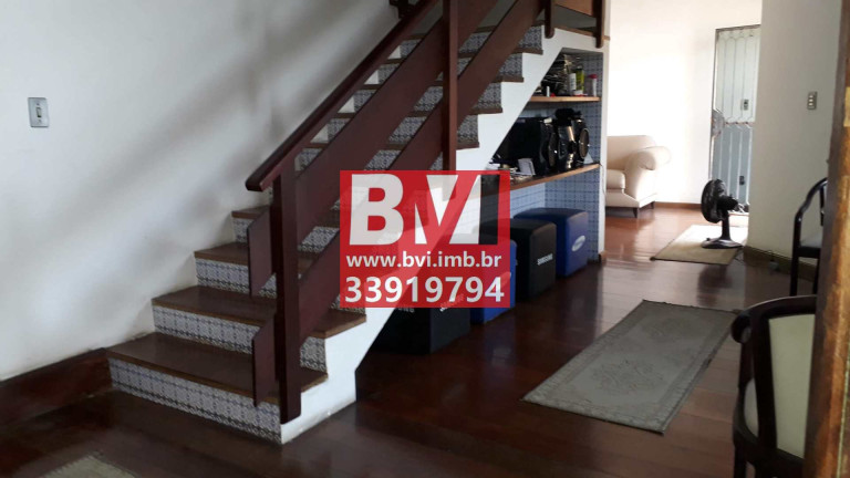 Imagem Casa com 4 Quartos à Venda, 190 m² em Penha Circular - Rio De Janeiro Imagem Casa com 4 Quartos à Venda, 190 m² em Penha Circular - Rio De Janeiro