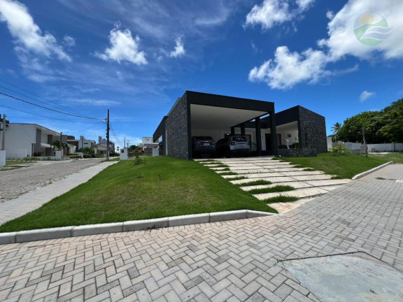 Imagem Casa com 3 Quartos à Venda, 305 m²